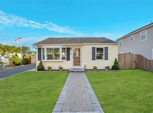 6 Milne St, Patchogue, NY 11772