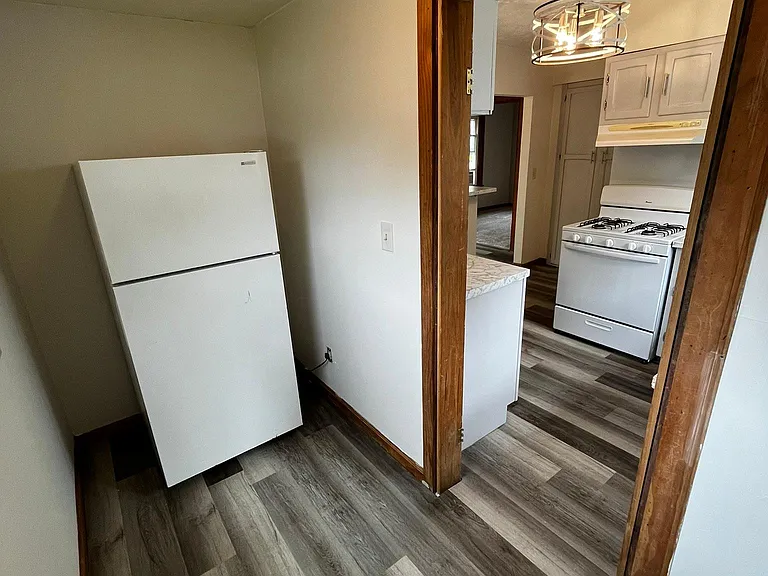 233 Superior St — Photo 12