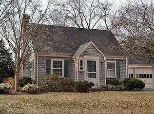 18 Salisbury Rd, Barrington, RI 02806