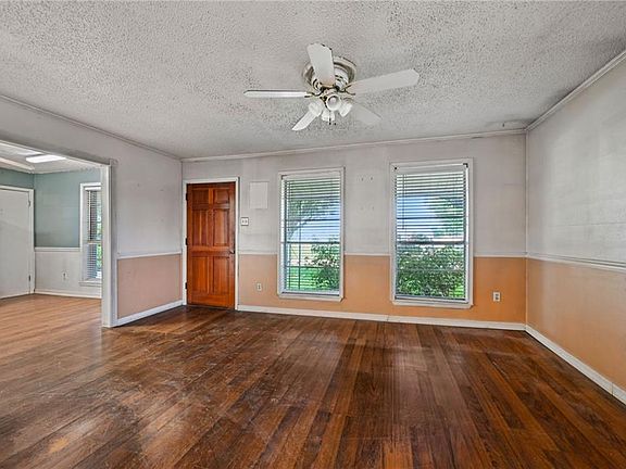 4th image of 4244 E Loyola Dr