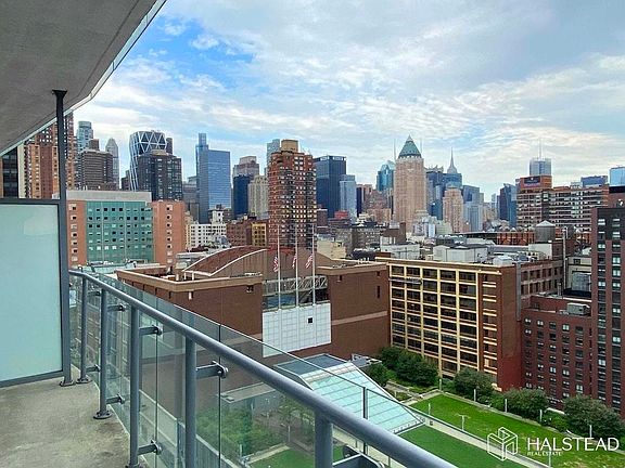 2nd image of 555 W 59th St APT 20D