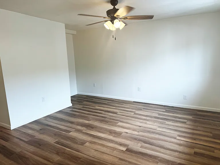 140 Chess St #2 — Photo 5