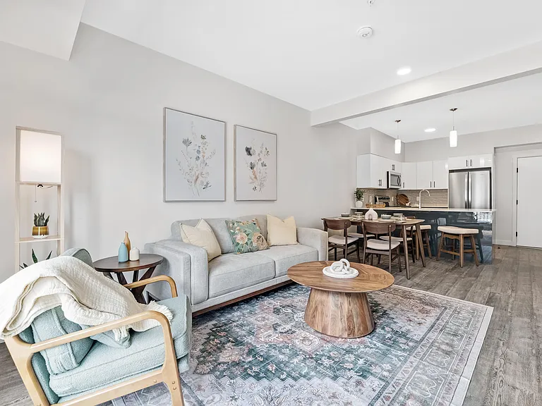600 Lady Pellatt St — Photo 31