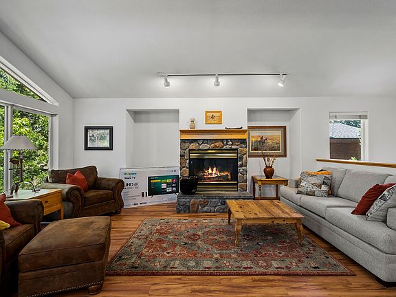 3rd image of 198 Country Club Dr Unit 29