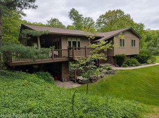 2130 Valley Gate, Milford, MI 48380