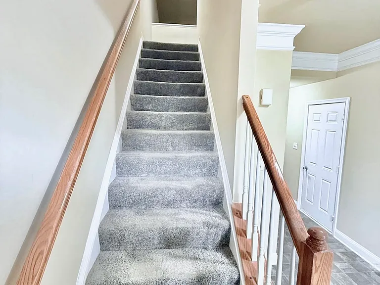Channing 2-Level Hall/Stairway