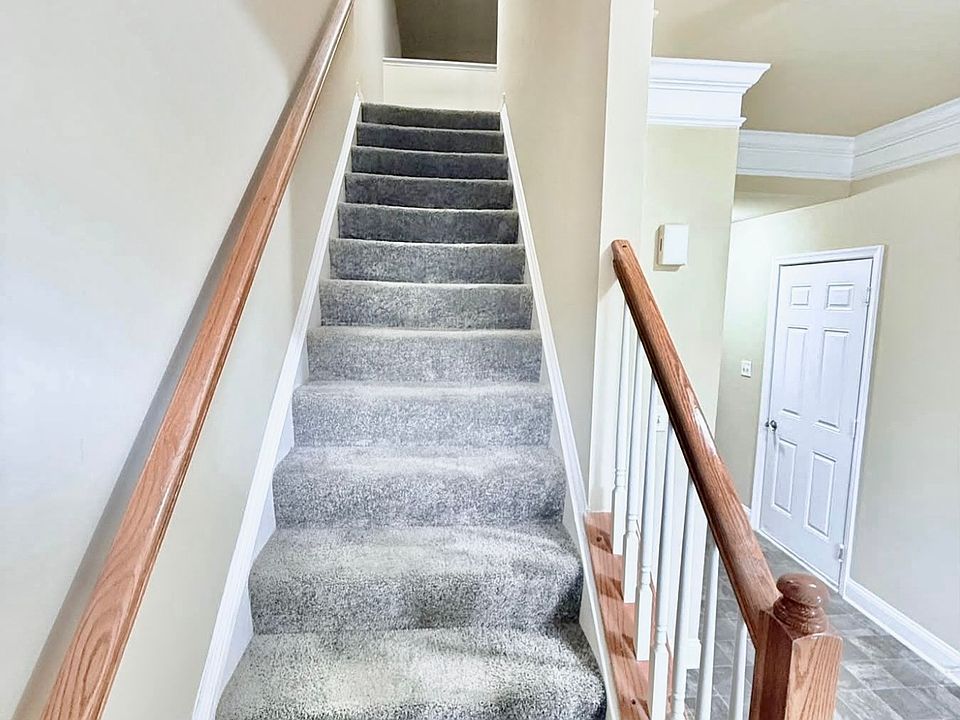 Channing 2-Level Hall/Stairway