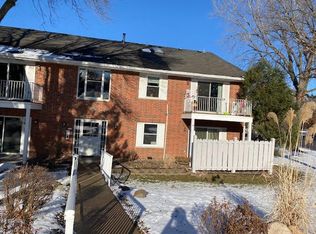 6333 Alderwood Cir APT B, Woodbury, MN 55125