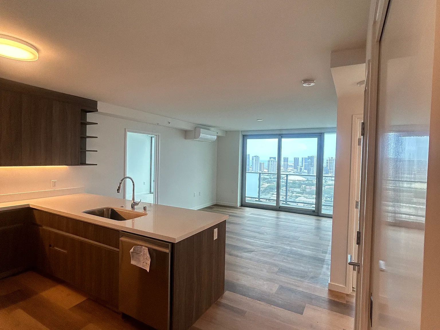 2 bed, 842 sqft, $4,125 — Photo 3
