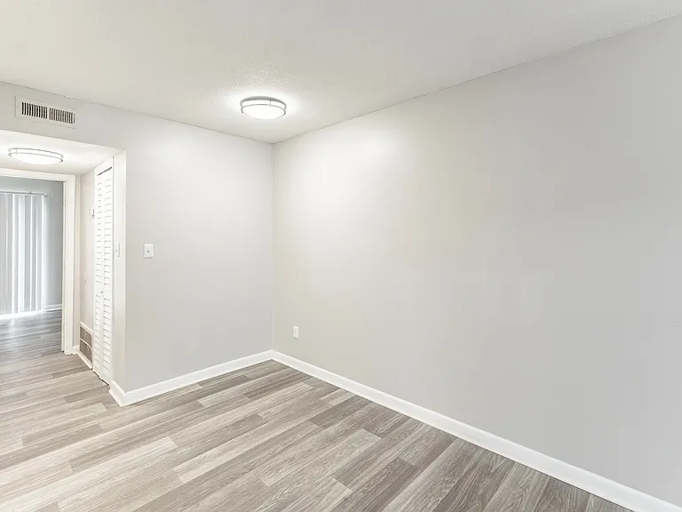 Raintree Village Apartments — Photo 11
