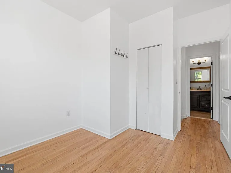 642 15th St NE #2 — Photo 22