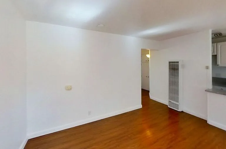 2227 Derby St — Photo 7