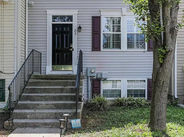 31 Holmes Dr, Charles Town, WV 25414