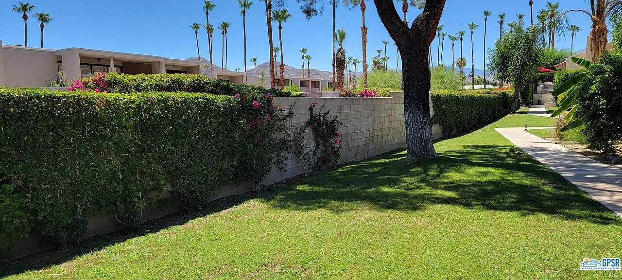 2 bed, 2.0 bath, 1392 sqft, $2,500 — Photo 4