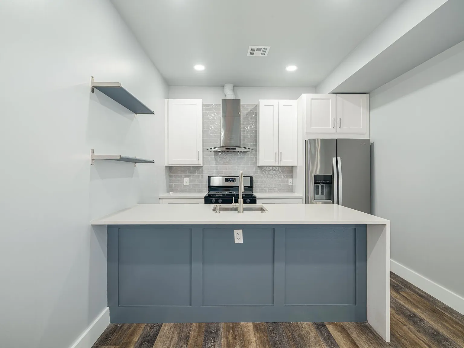 2 bed, 1200 sqft, $1,750 — Photo 1
