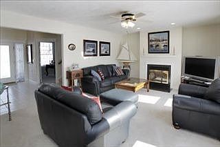 3rd image of 40 Capercaillie Ln