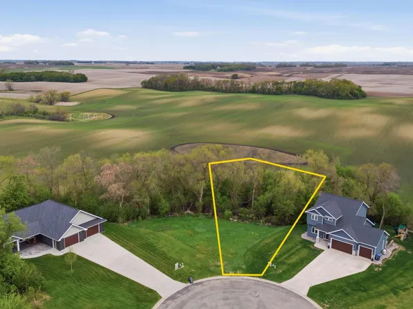 552 Leonard St, Hawley, MN 56549