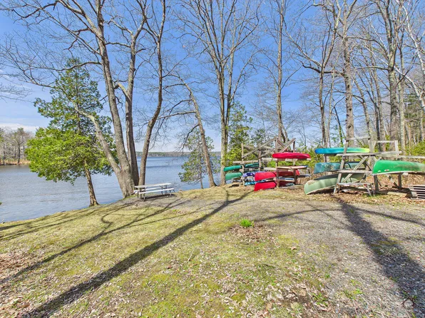 990 Pond Road, Sidney, ME 04330