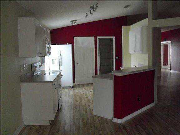 4th image of 1390 11th Ln