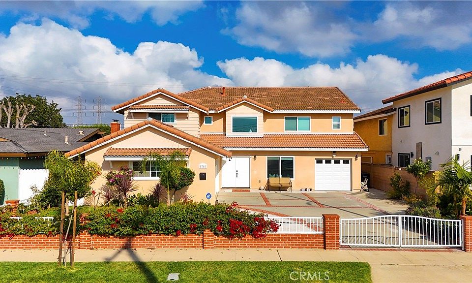 1st image of 8715 El Lago Cir