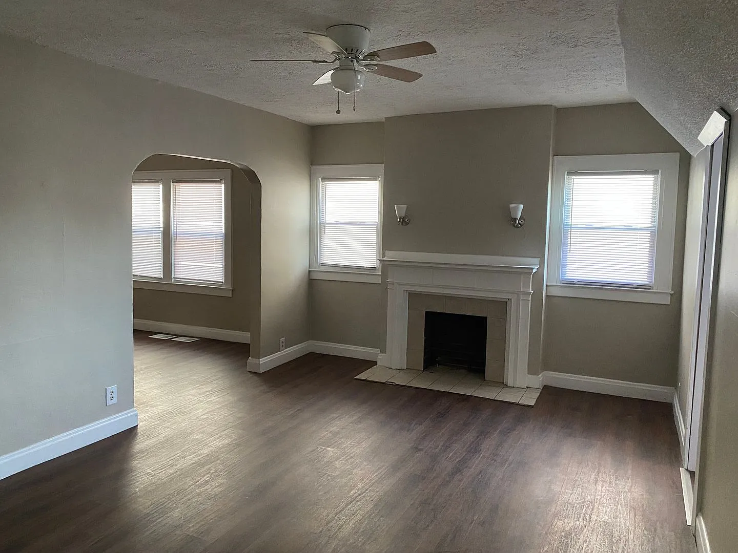 608-610 Racine Avenue — Photo 3
