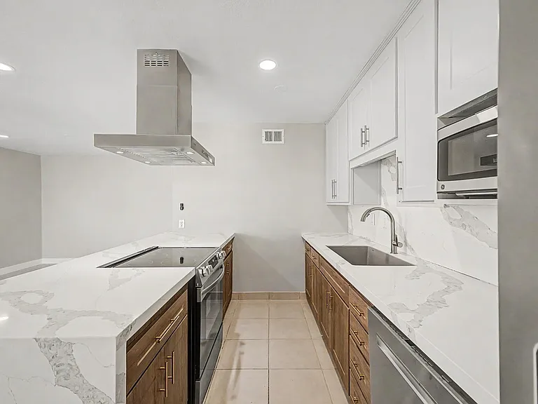 8730 E Rancho Vista Dr — Photo 5