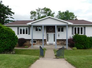 1270 Eastman St, Platteville, WI 53818