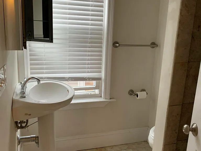 23-24 Aspinwall Ave #4 — Photo 8