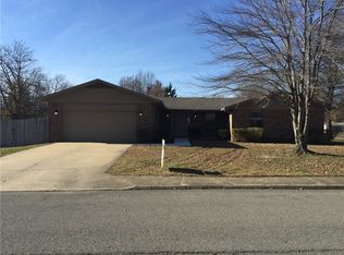 2631 N Azalea Ter, Fayetteville, AR 72703