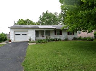5 Crystal Dr, Danville, IL 61832