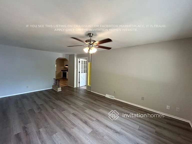8866 W Asbury Dr — Photo 2