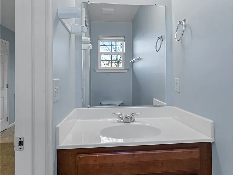 233 Thrush Dr — Photo 4