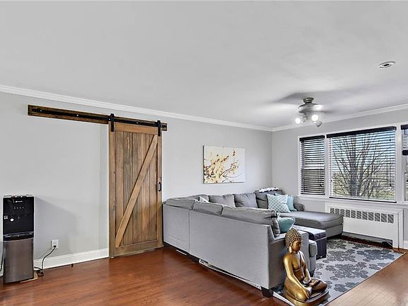 4th image of 2 Soundview Ave #A2d