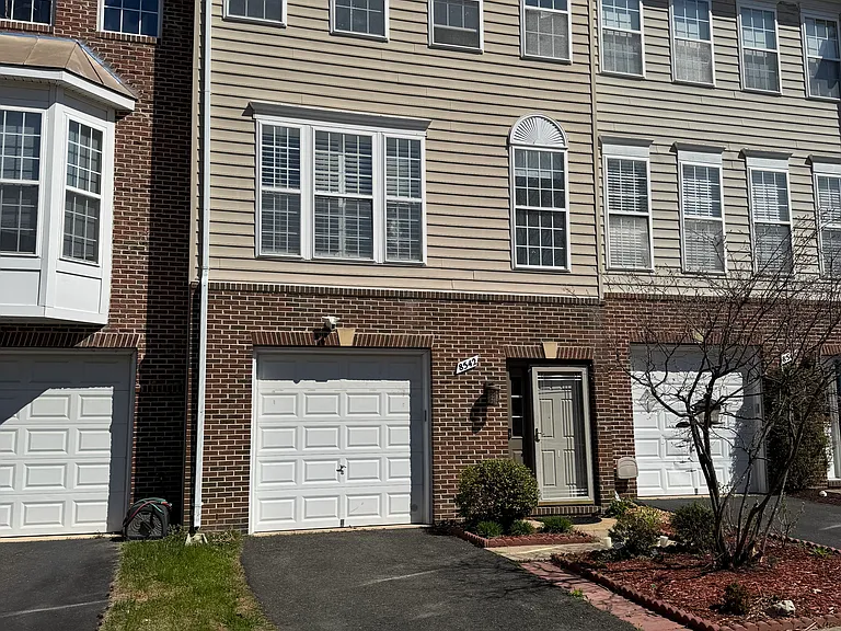 8542 Albert Ln — Photo 2