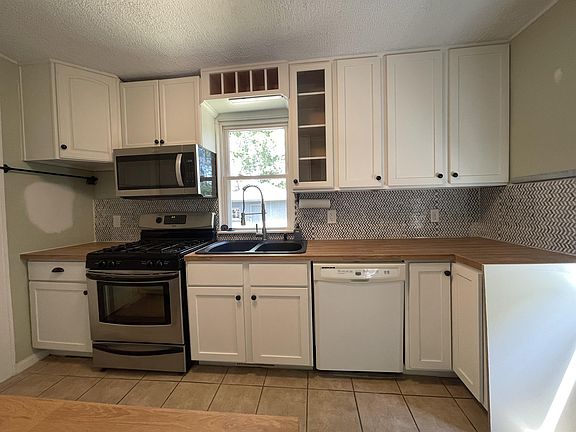 3rd image of 3622 Bryant Ave N APT 1