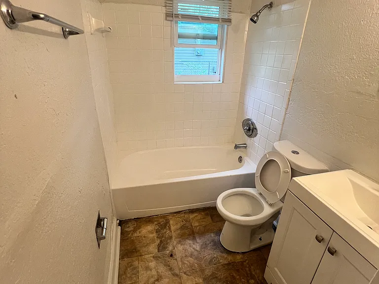 1817 Baldwin St #3 — Photo 8