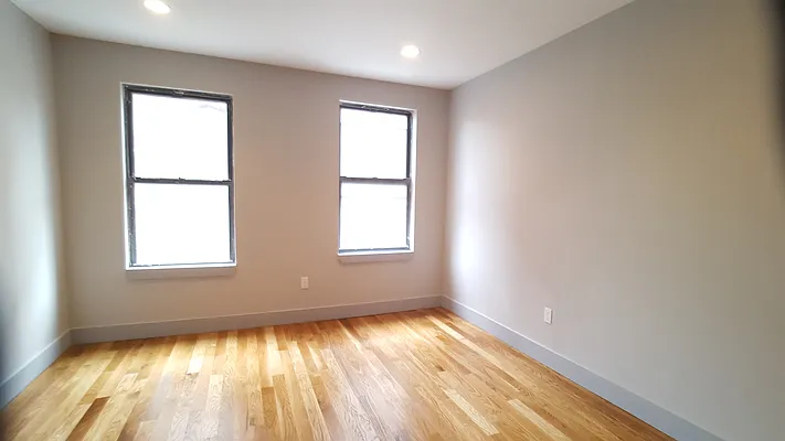 Rented by Evergreen Apartments BK | media 12