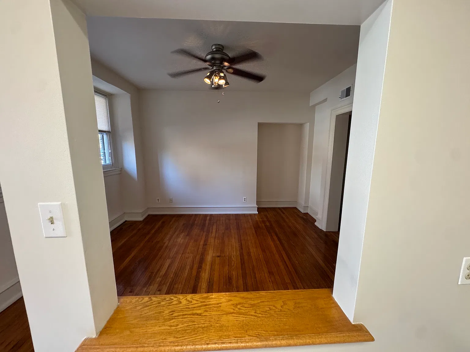 2 bed, 920 sqft, $2,150 — Photo 3