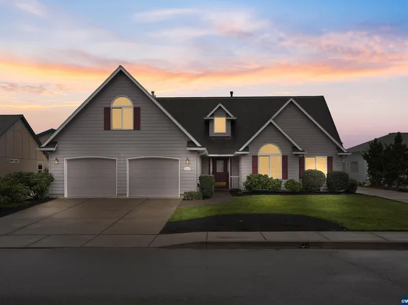 731 Aeronca St, Independence, OR 97351