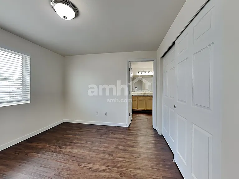 16627 Greenleaf Ave SE — Photo 20