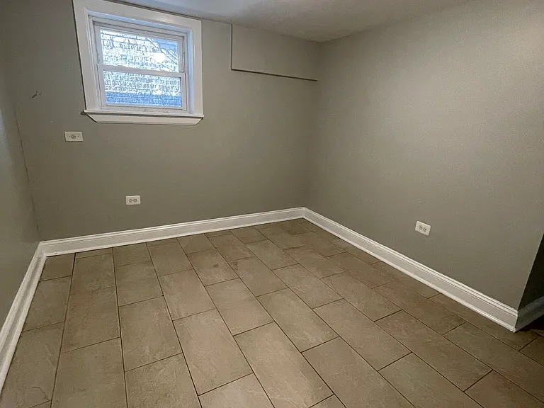 7022 S Maplewood Ave #G — Photo 8