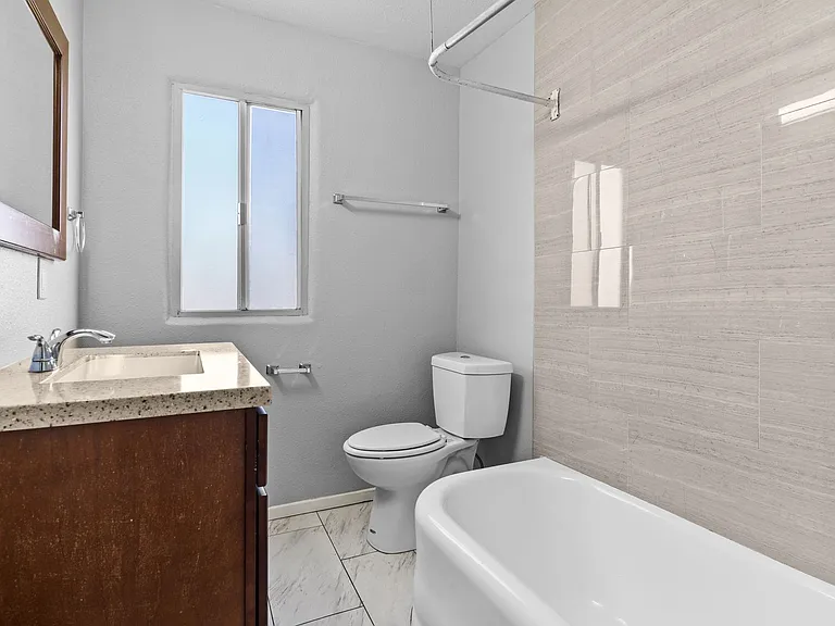 820 Lime Avenue — Photo 27