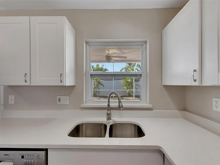 412 Flamingo Dr — Photo 19
