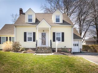 31 George St, Trumbull, CT 06611