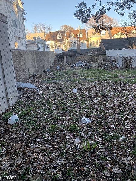 2nd image of 368 E 30th St