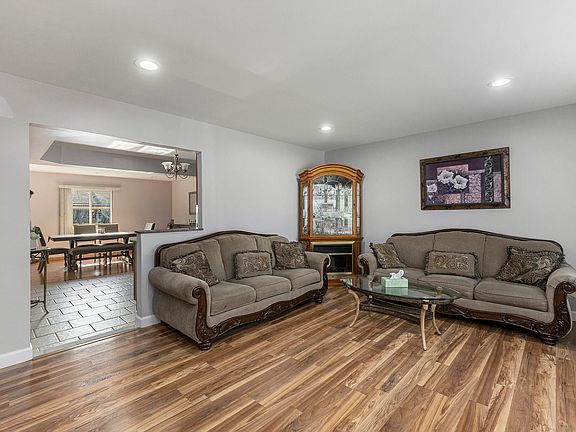 4th image of 1781 Coventry Dr