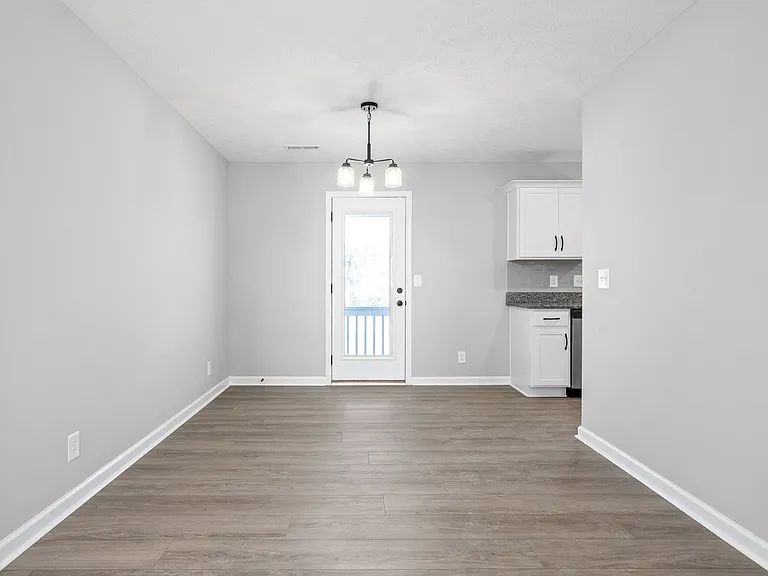 829 Southside Rd — Photo 10