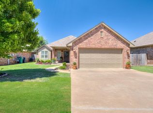 19141 Meadows Crossing Dr, Edmond, OK 73012
