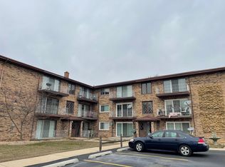 18538 Christina Dr APT 4, Lansing, IL 60438