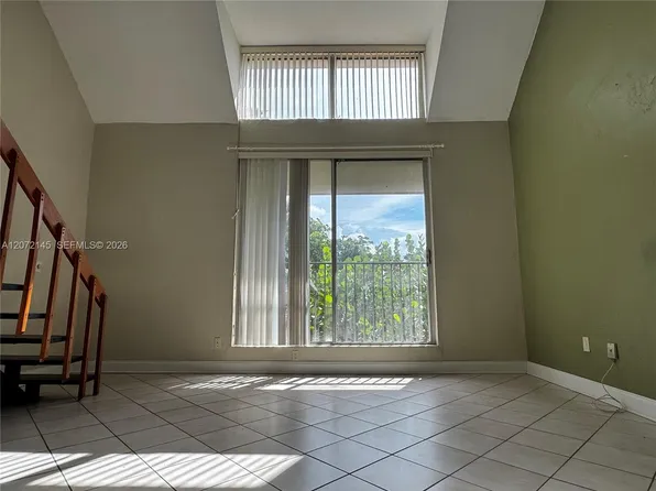 6900 N Kendall Dr APT A403, Pinecrest, FL 33156